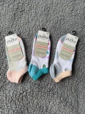 NWT Women's Everyday Bamboo Ankle Socks - Pastel Multicolor (3 Pack) size S/M